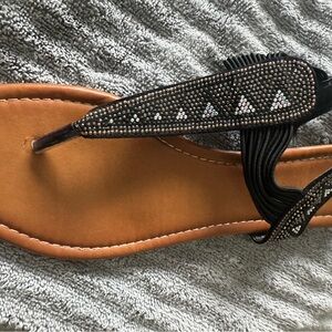 Chic Black and Tan Women's Sandals